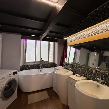 Grand Duplex Rosella Hightower