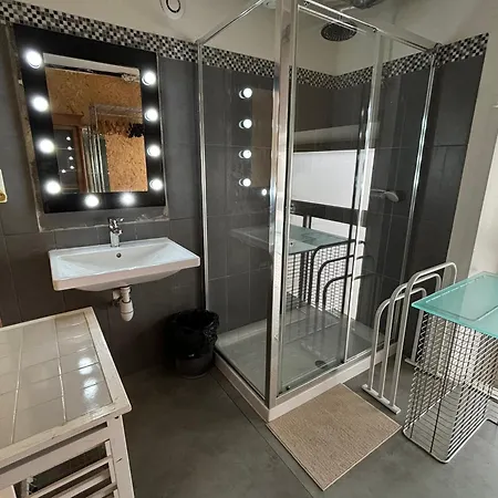 Grand Duplex Rosella Hightower